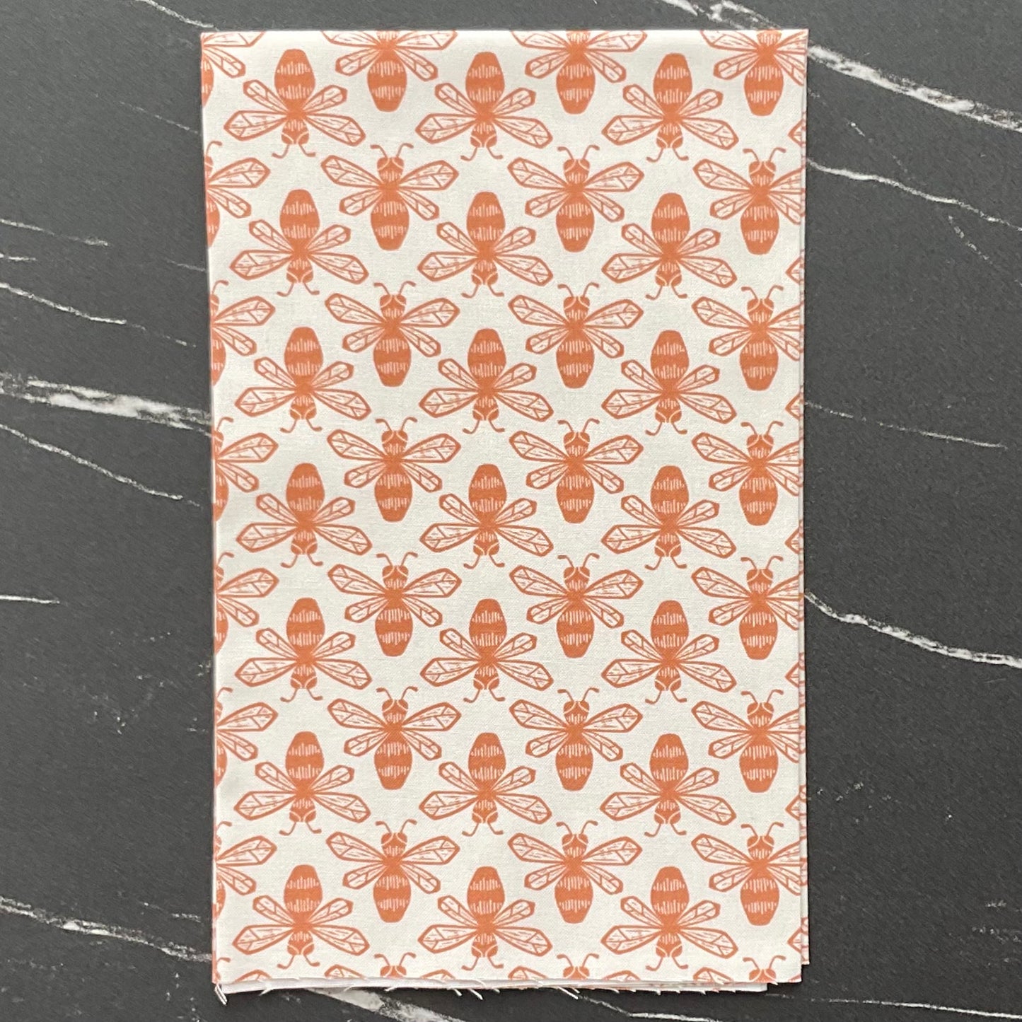 Sweet Floral Scent by Loes Van Oosten : Bee - Coral LV802-CO2