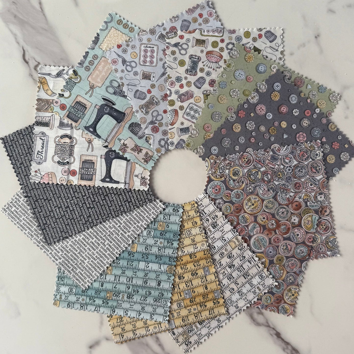 Atelier by Makower : Charm Pack