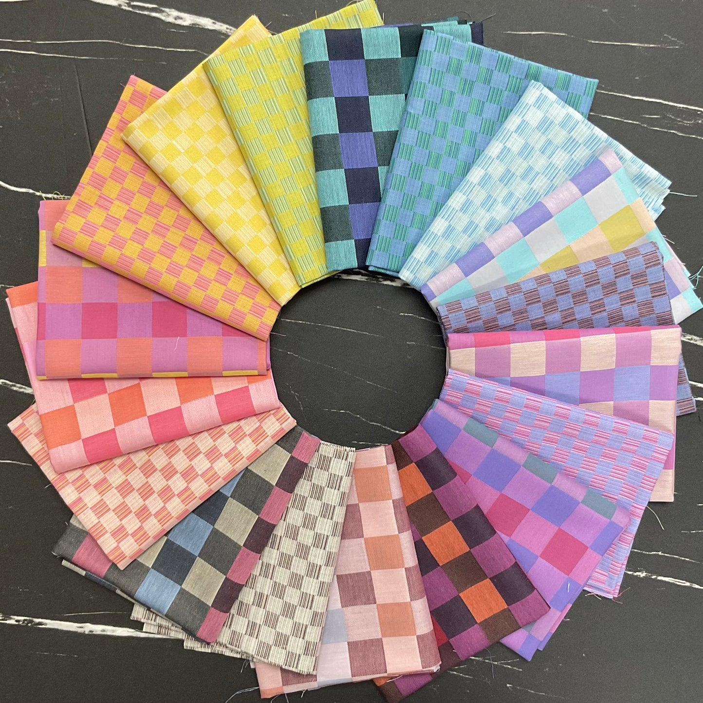 Check Mates by Anna Maria Horner-Parry : Check Mates Quilt Kit