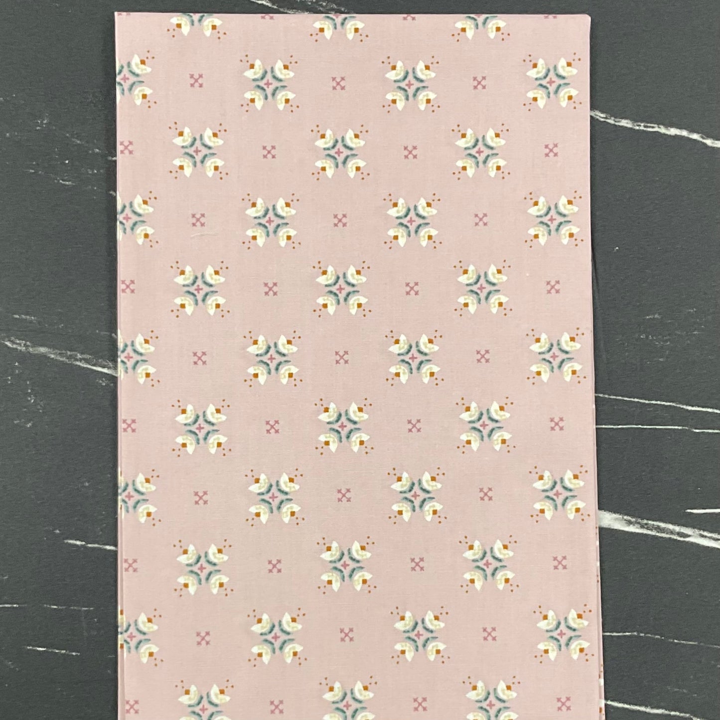 GeoBloom by Sewcial Bee Collective : Tulip Twirl SBC-GB-1031