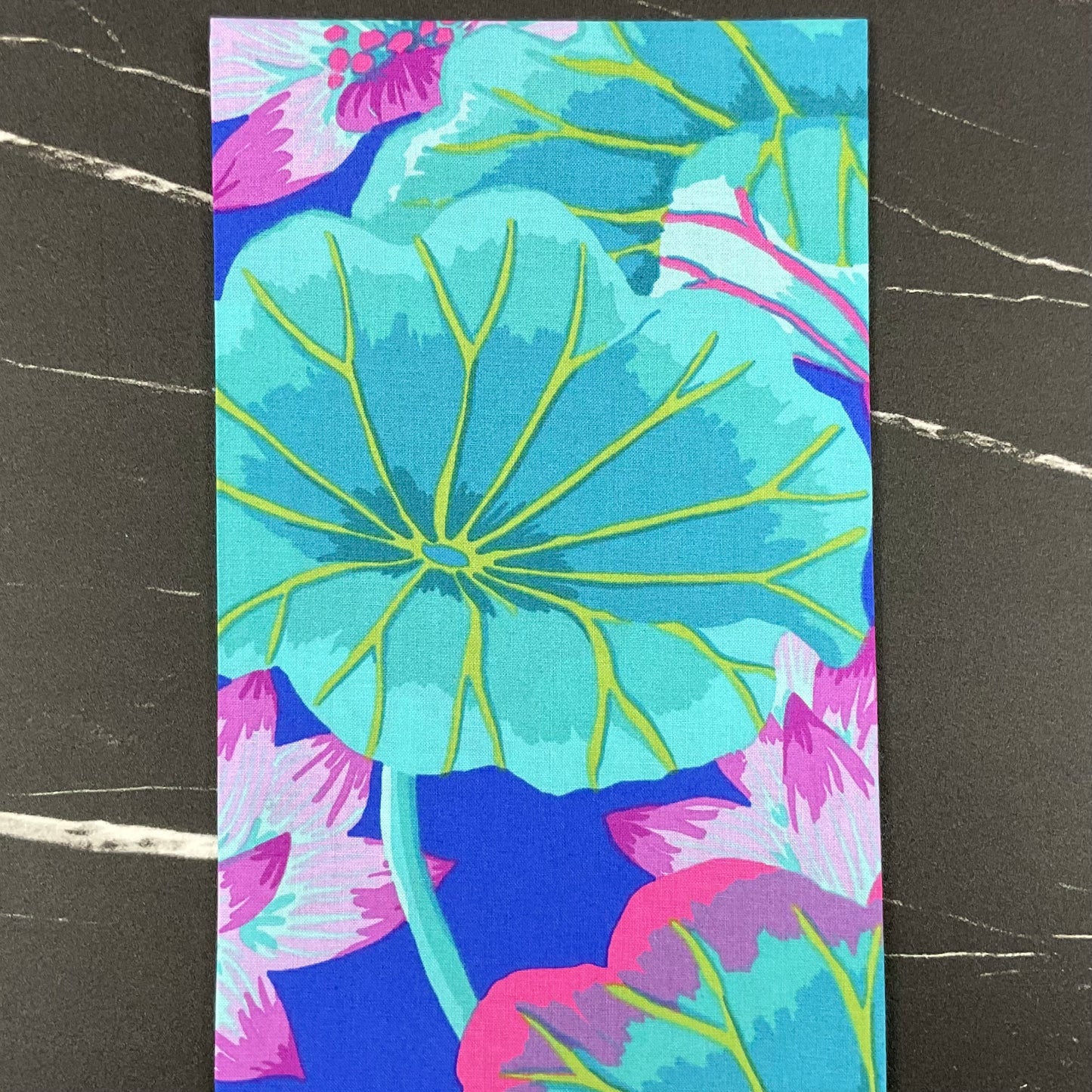 Kaffe Fassett Collective August 2025 : Lake Blossoms Turquoise PWGP093.TURQUOISE