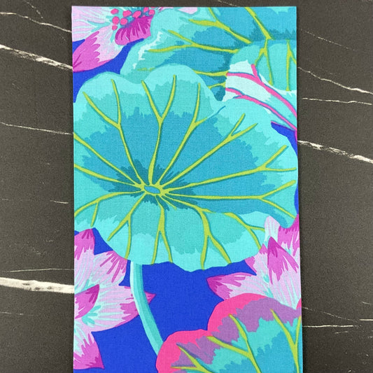 Kaffe Fassett Collective August 2025 : Lake Blossoms Turquoise PWGP093.TURQUOISE
