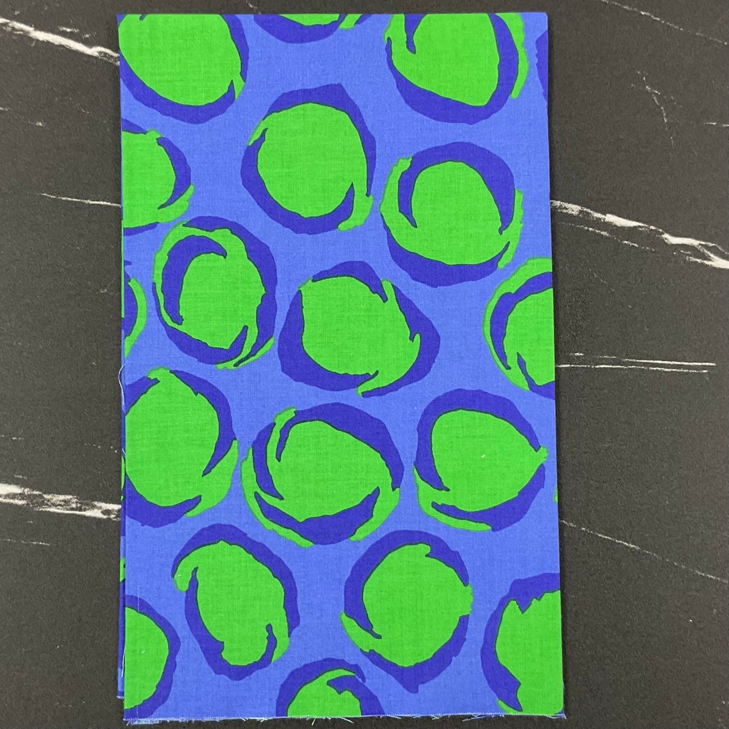 Kaffe Fassett Collective August 2025 : Twist Blue PWBM102.BLUE