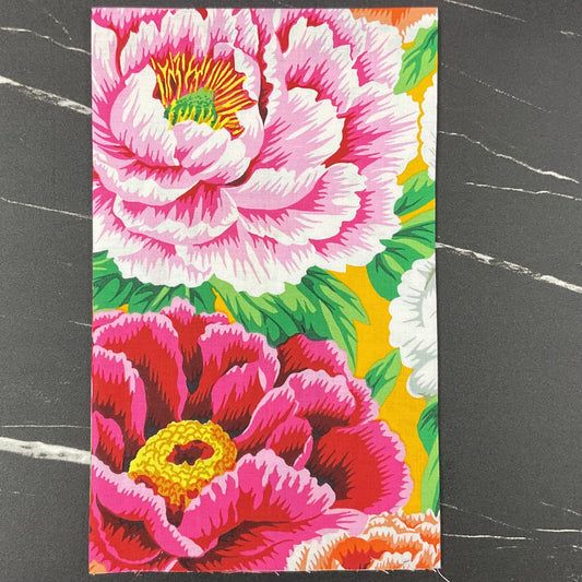Kaffe Fassett Collective August 2025 : Tibetan Peony Warm PWPJ136.WARM