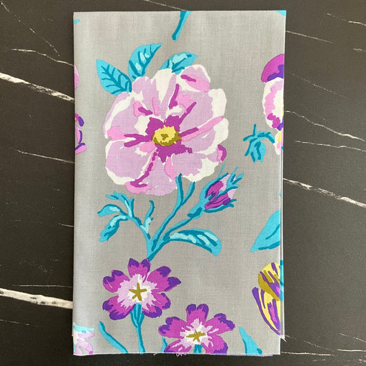 Kaffe Fassett Collective February 2025 : Flower Studies - Grey PWGP205.GREY