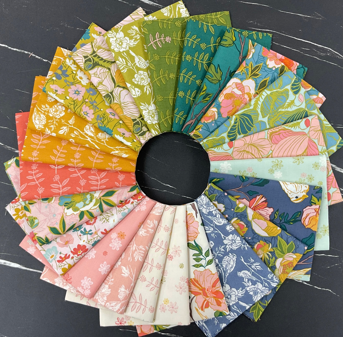 Lush Life by Jennifer Moore - Flower Chain Coral 54718-13