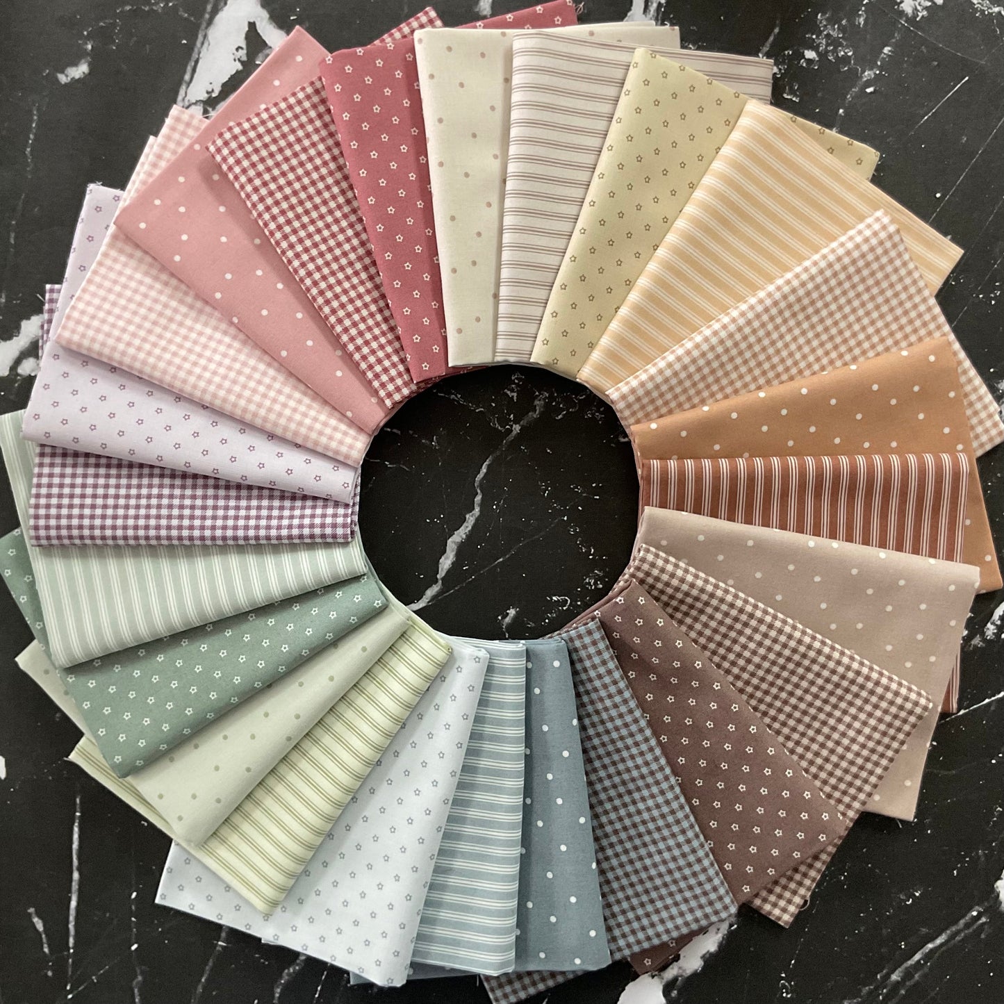 Nest Basics by Ghazal Razavi : Stars Honey 92102-50