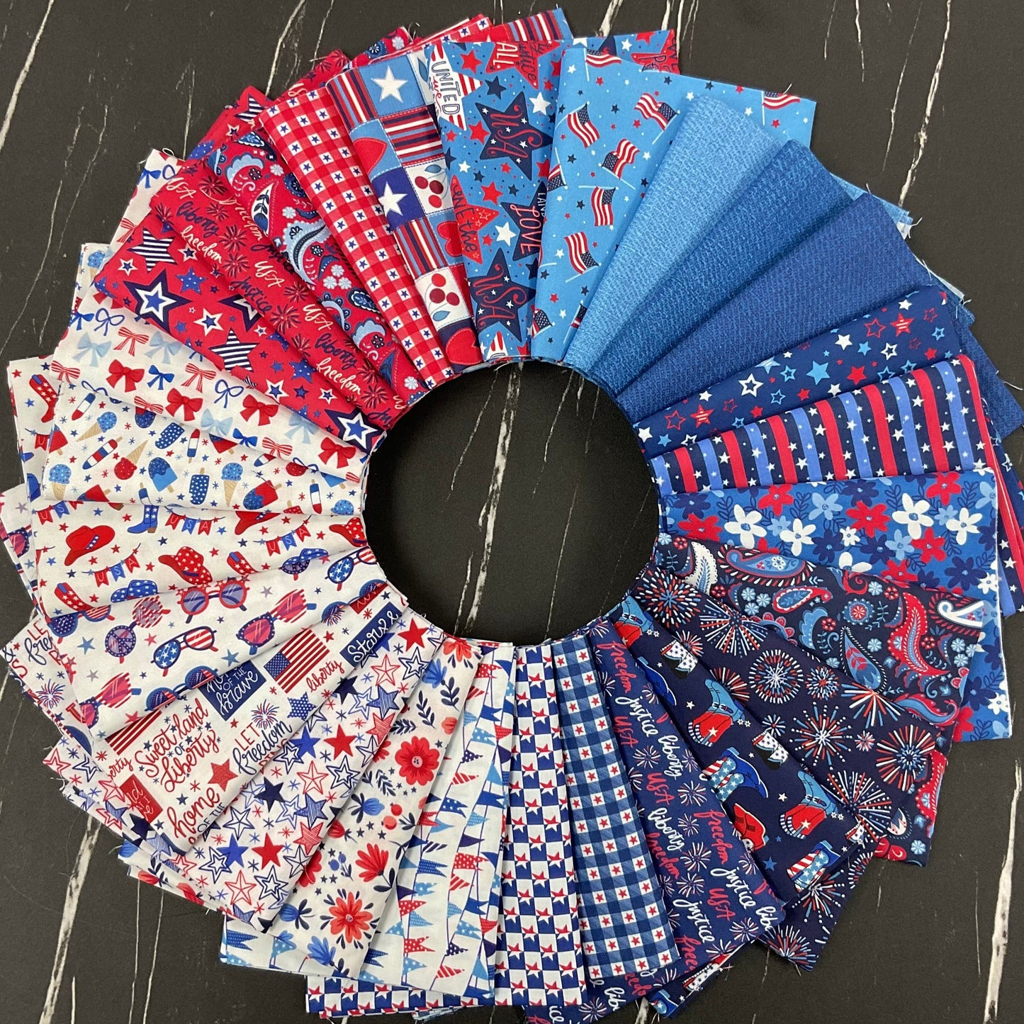 Patriotic Minis by P&B Textiles : Fabric Bundles