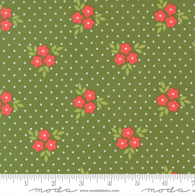 Poinsettia & Pear by Sherri & Chelsi : Bouquet Evergreen 37712 14