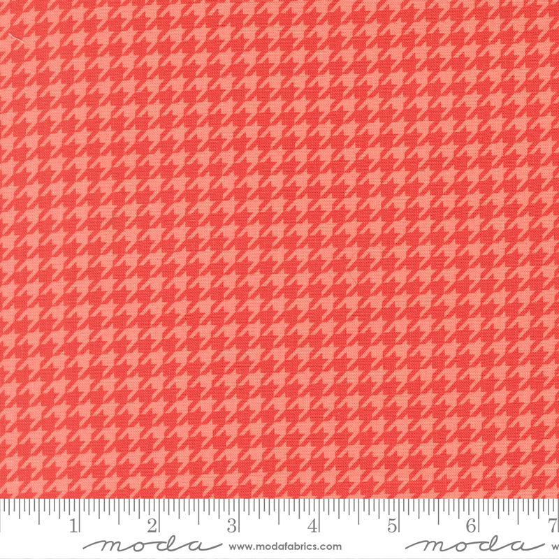 Poinsettia & Pear by Sherri & Chelsi : Houndstooth Geranium 37718 16