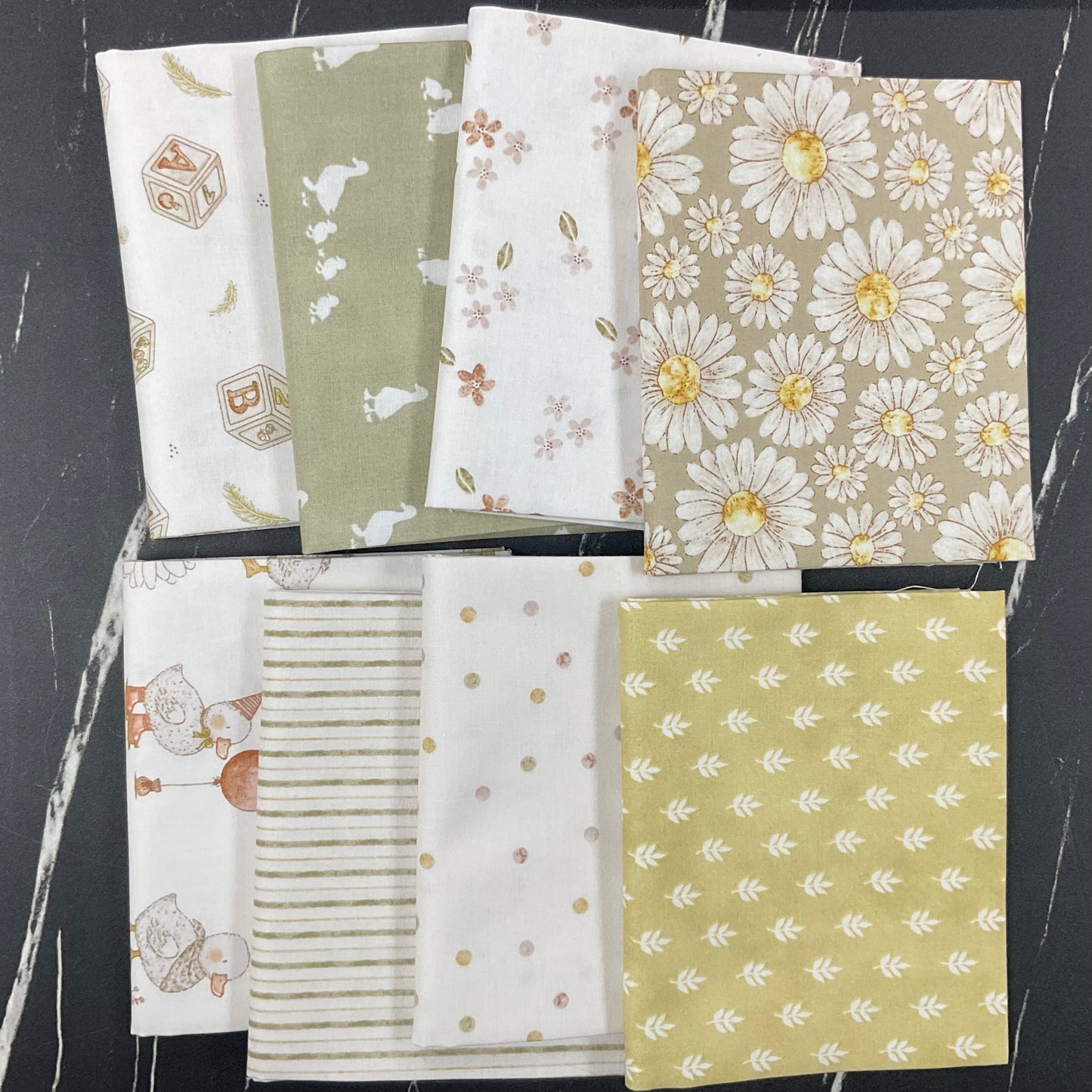 Tiny Waddles by Jessica Yon Lo : Daisies Green 91182-72