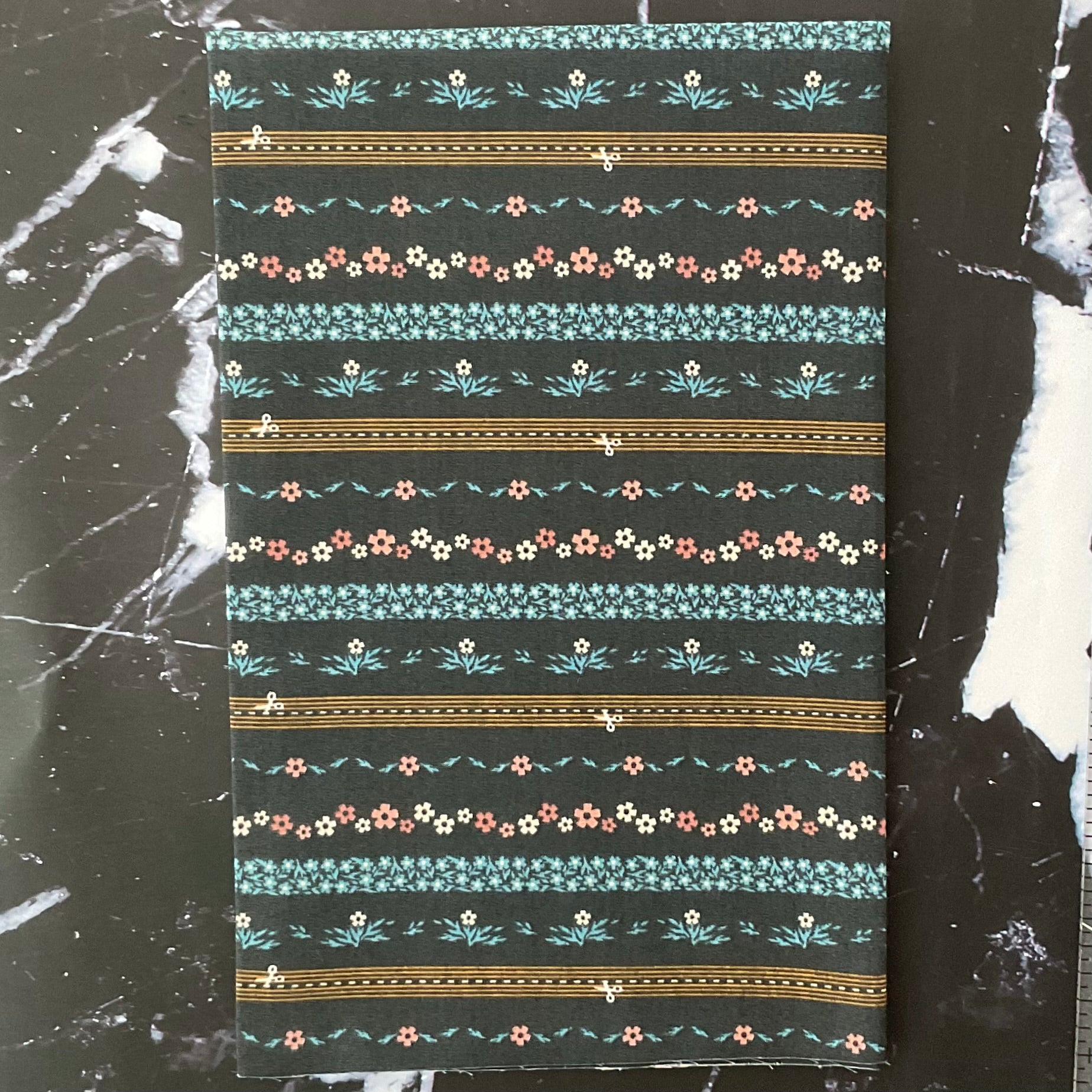 Art Gallery 2.5 Edition/ Binding: Ditsy Chain Bound Midnight BIN25115