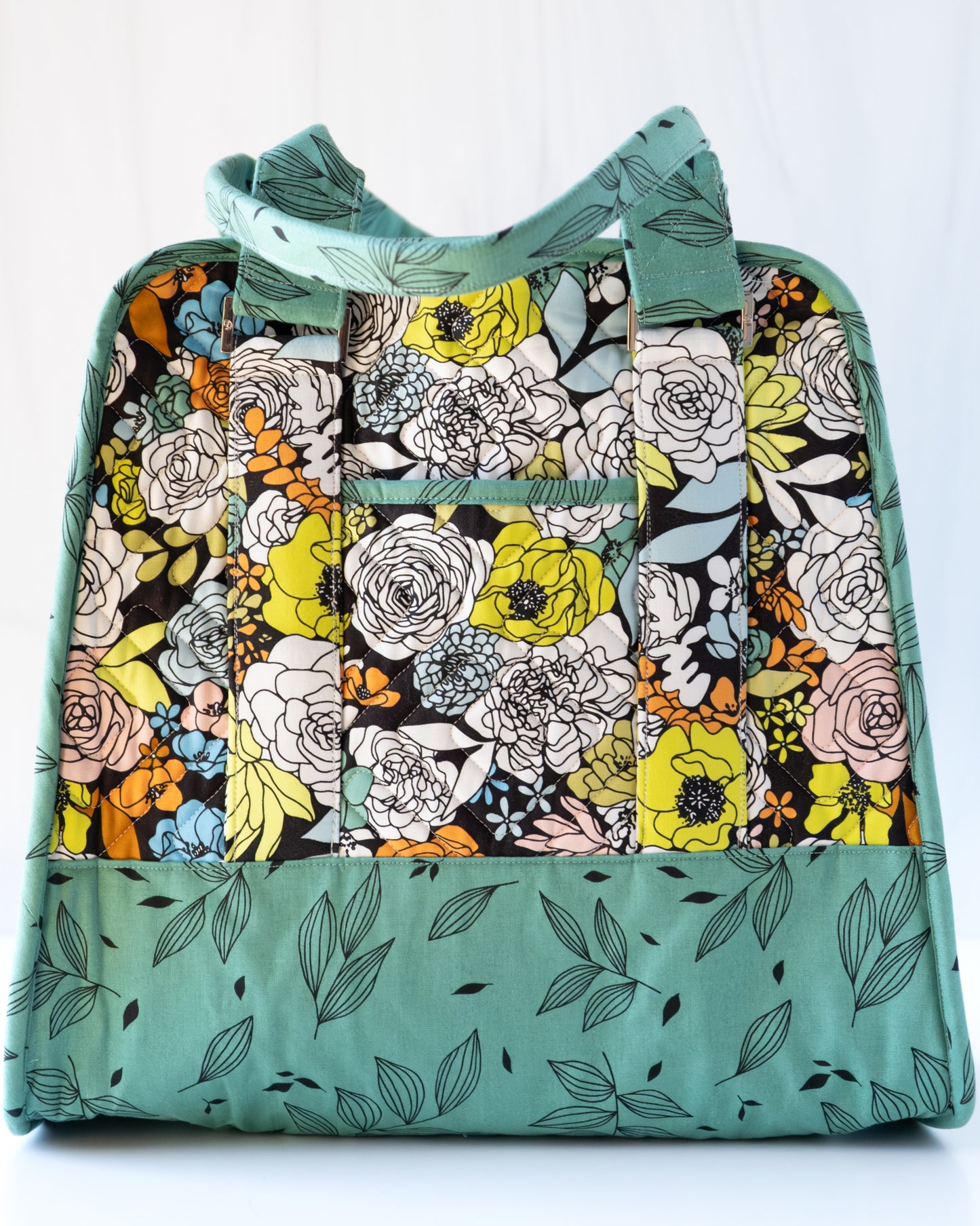 Boundless Carryall Pattern by Knot & Thread Design