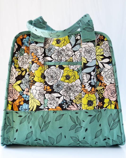 Boundless Carryall Pattern by Knot & Thread Design