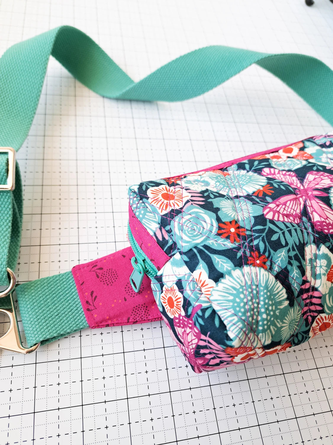 Alpen Belt Bag Pattern by Kristina Brinkerhoff