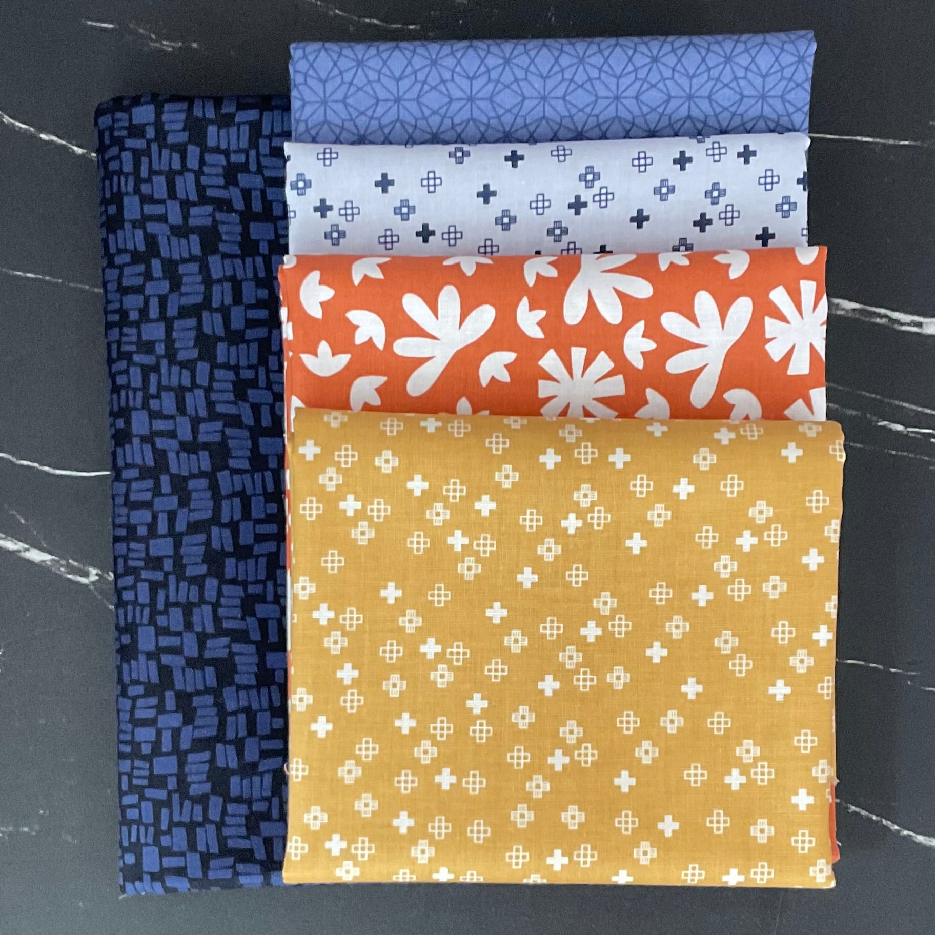 Conway Cottage by Karen Lewis Textiles : Sadie Sunshine Quilt Kit