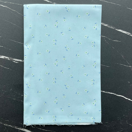 Daisy by Maureen Cracknell Drifting Florets Airy DSY24401