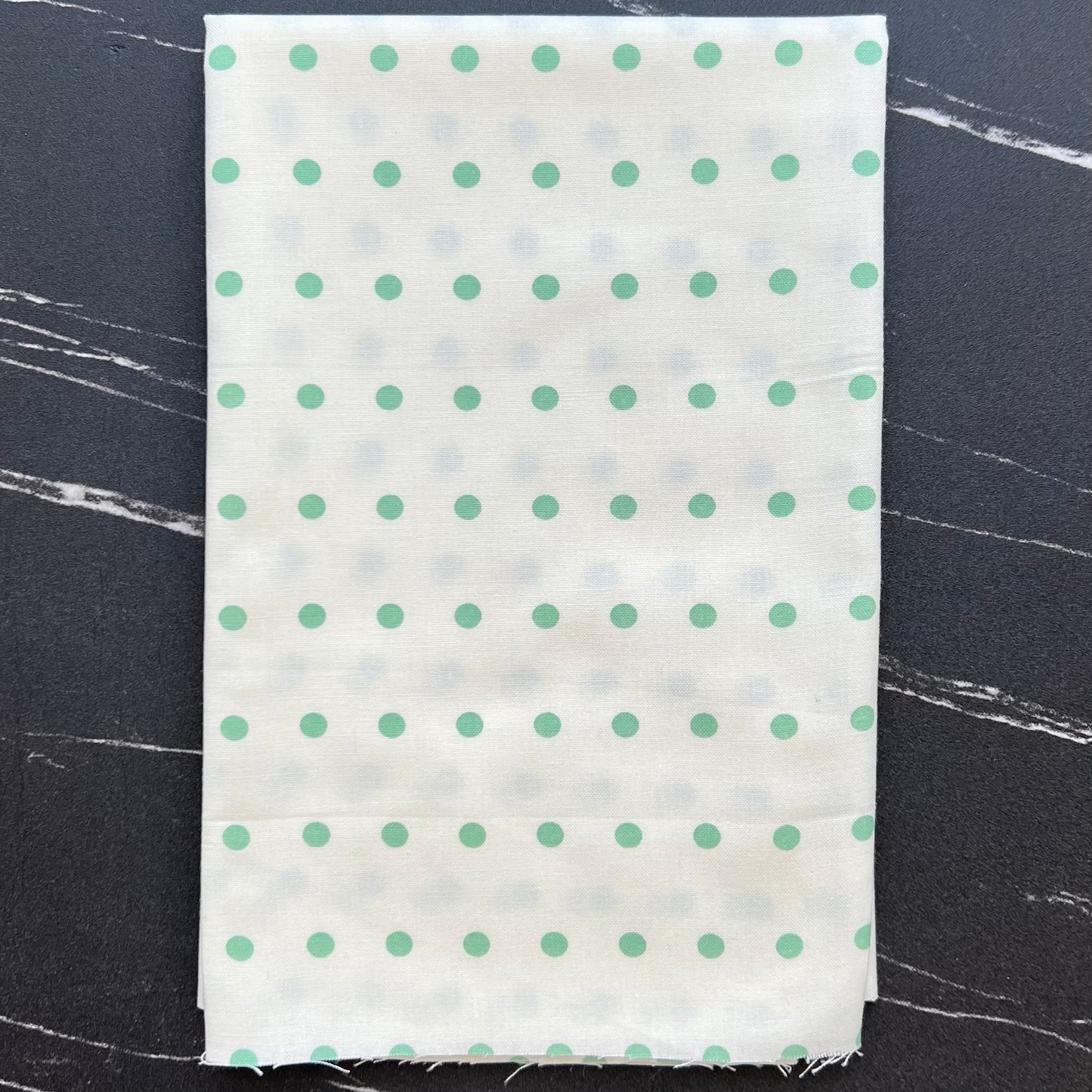 Frisky by Zen Chic : In A Row Creamy 1773 11