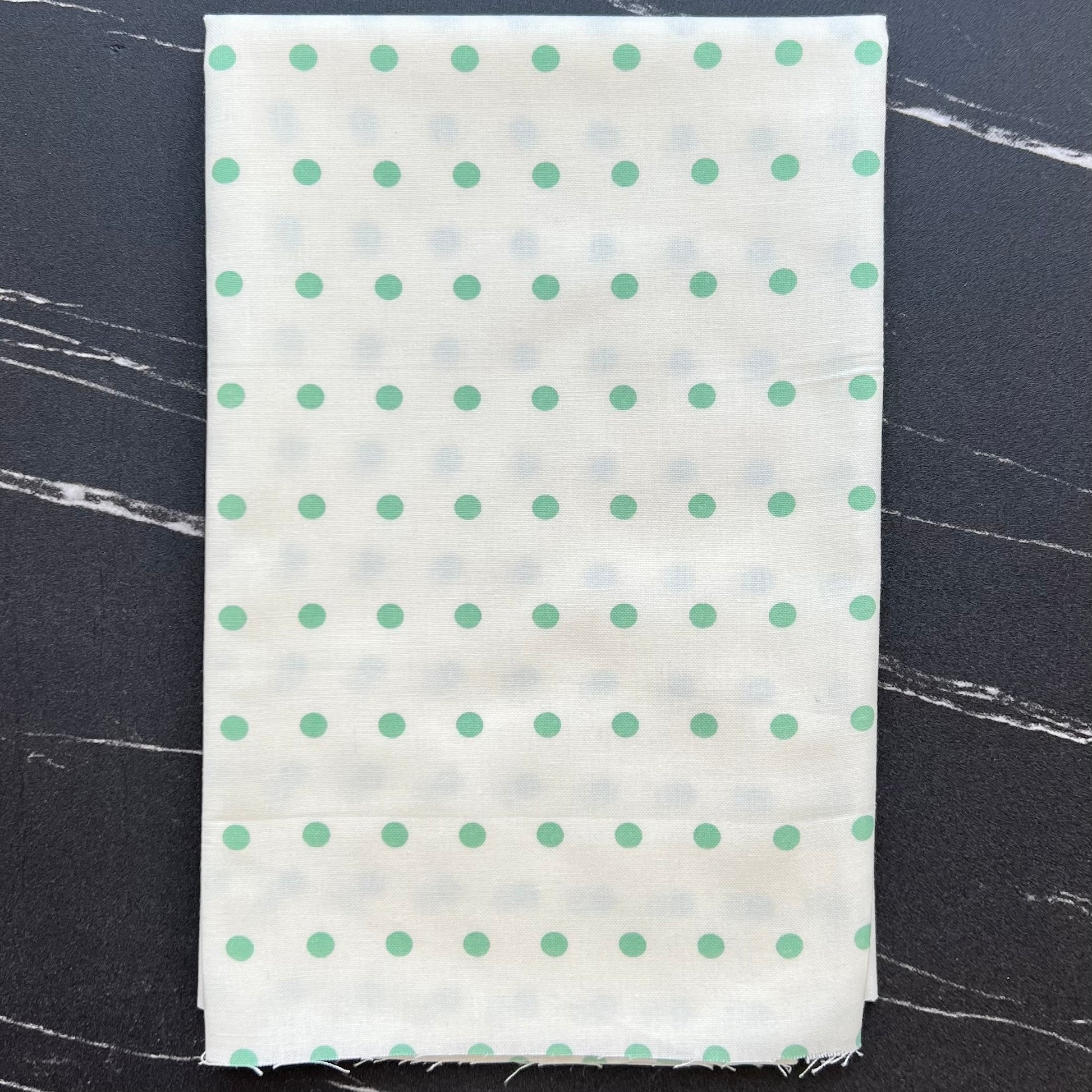 Frisky by Zen Chic : In A Row Creamy 1773 11