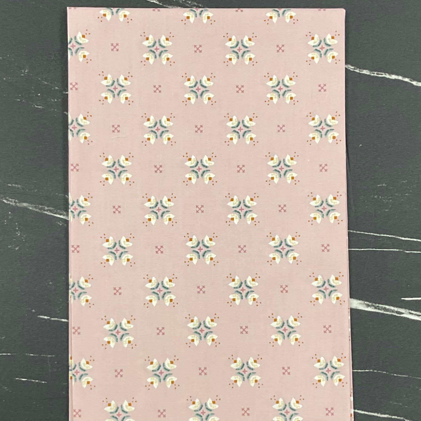 GeoBloom by Sewcial Bee Collective : Tulip Twirl SBC-GB-1031