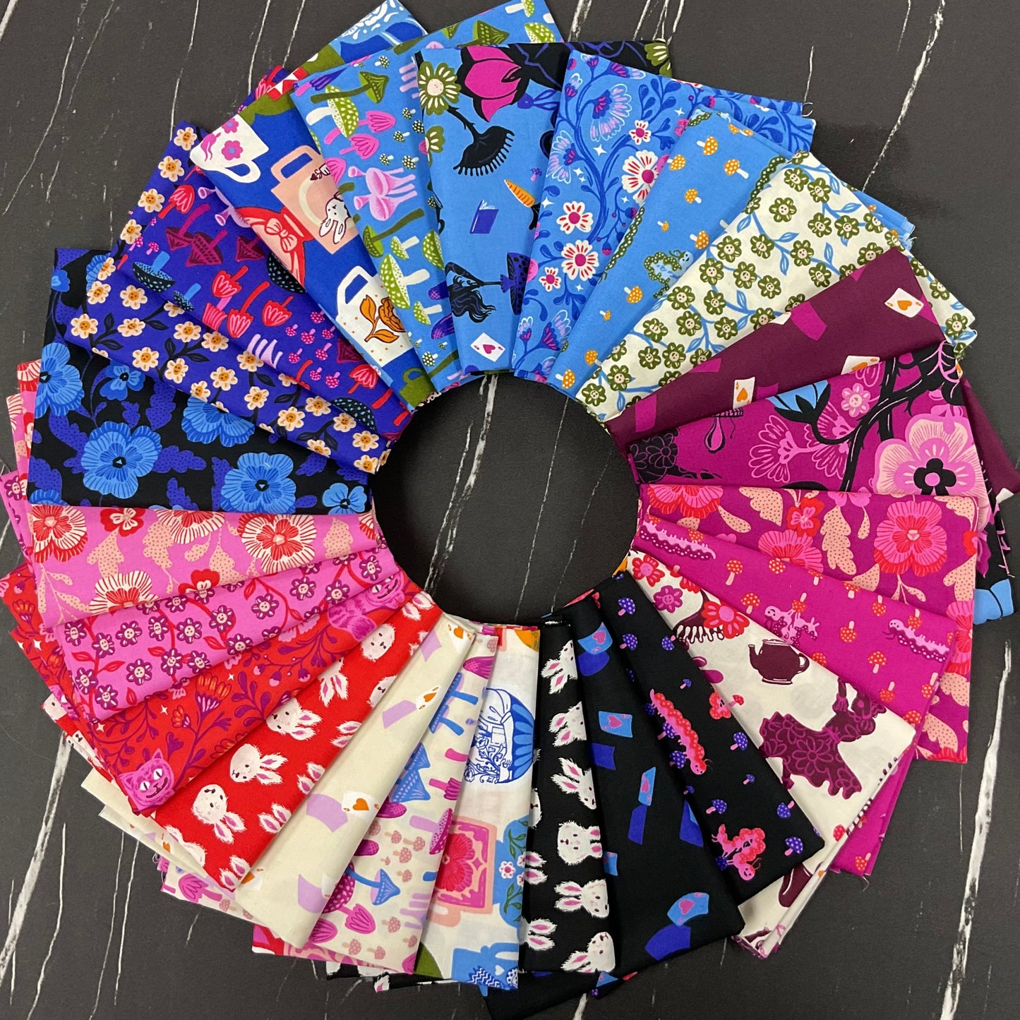 Hello Alice by Sarah Watts : Coordinating Fabric Bundles