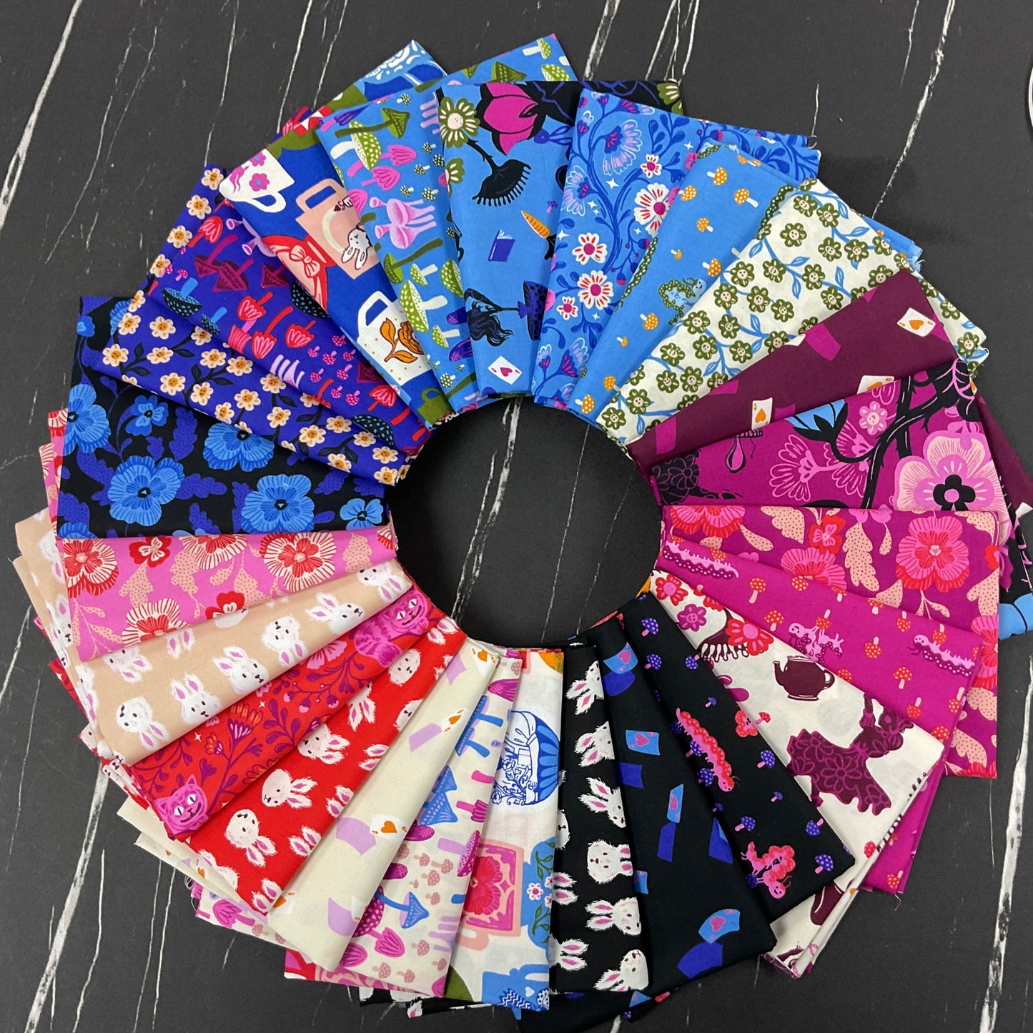 Hello Alice by Sarah Watts : Coordinating Fabric Bundles