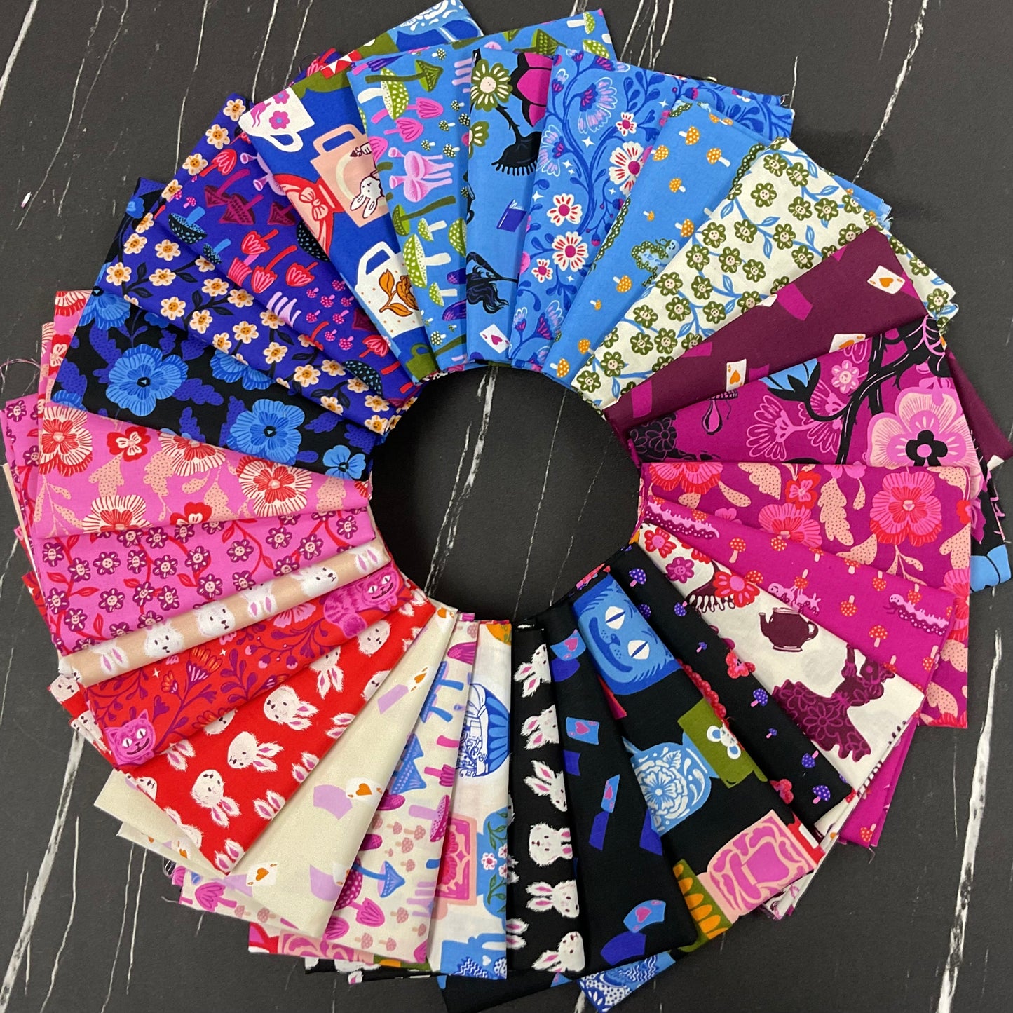 Hello Alice by Sarah Watts : Coordinating Fabric Bundles