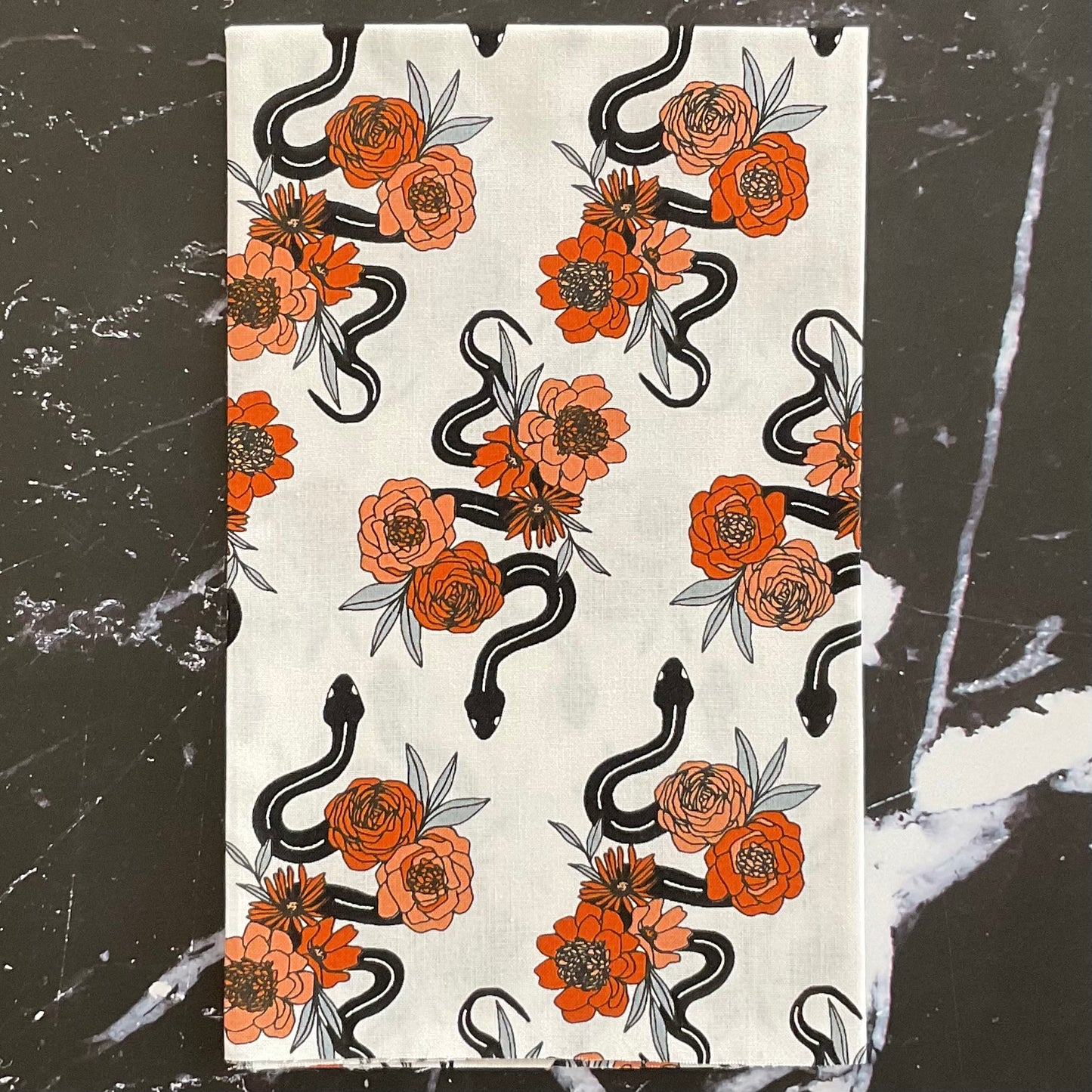 Précommande Noir par Alli K Design : Slithering Snakes Ghost Pumpkin 11542 11