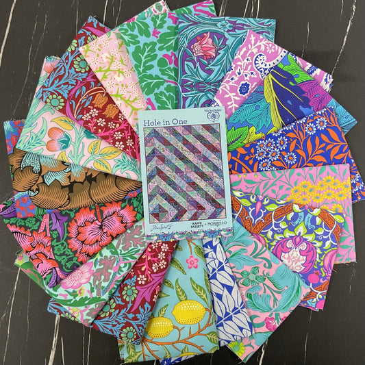 Kaffe Fassett x Morris & Co. : Hole in One Quilt Kit