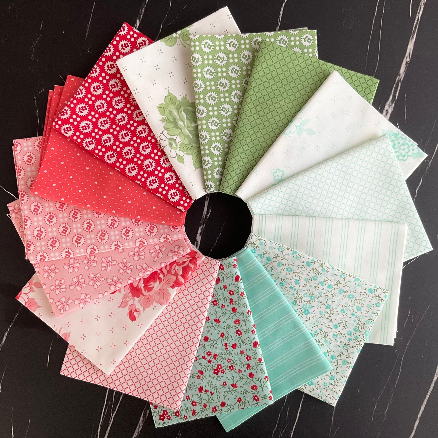 Lighthearted par Camille Roskelley - Fat Quarter Bundle