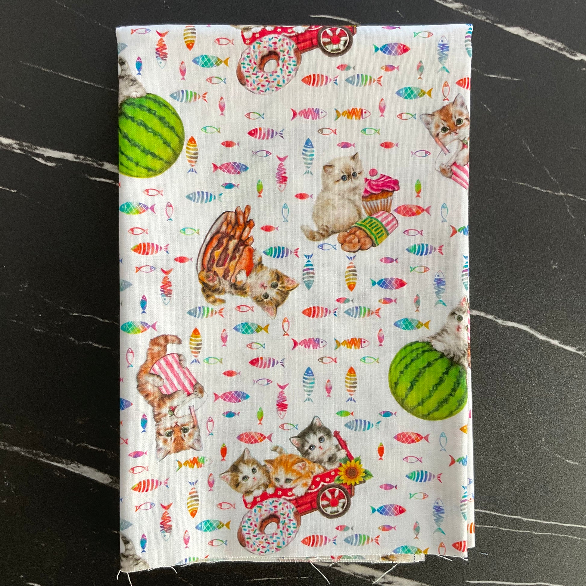 Instagram Famous by Kayomi Harai - Tossed Cats 8064-01