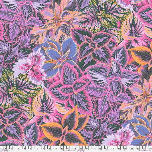 Kaffe Fassett Collective August 2025 : Bold Leaves Pink PWPJ132.PINK