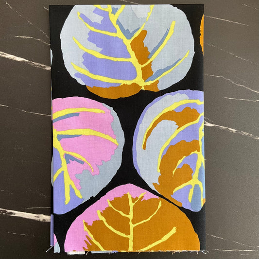 Kaffe Fassett Collective February 2025 : Palm Leaves Contrast - PWGP208.CONTRAST