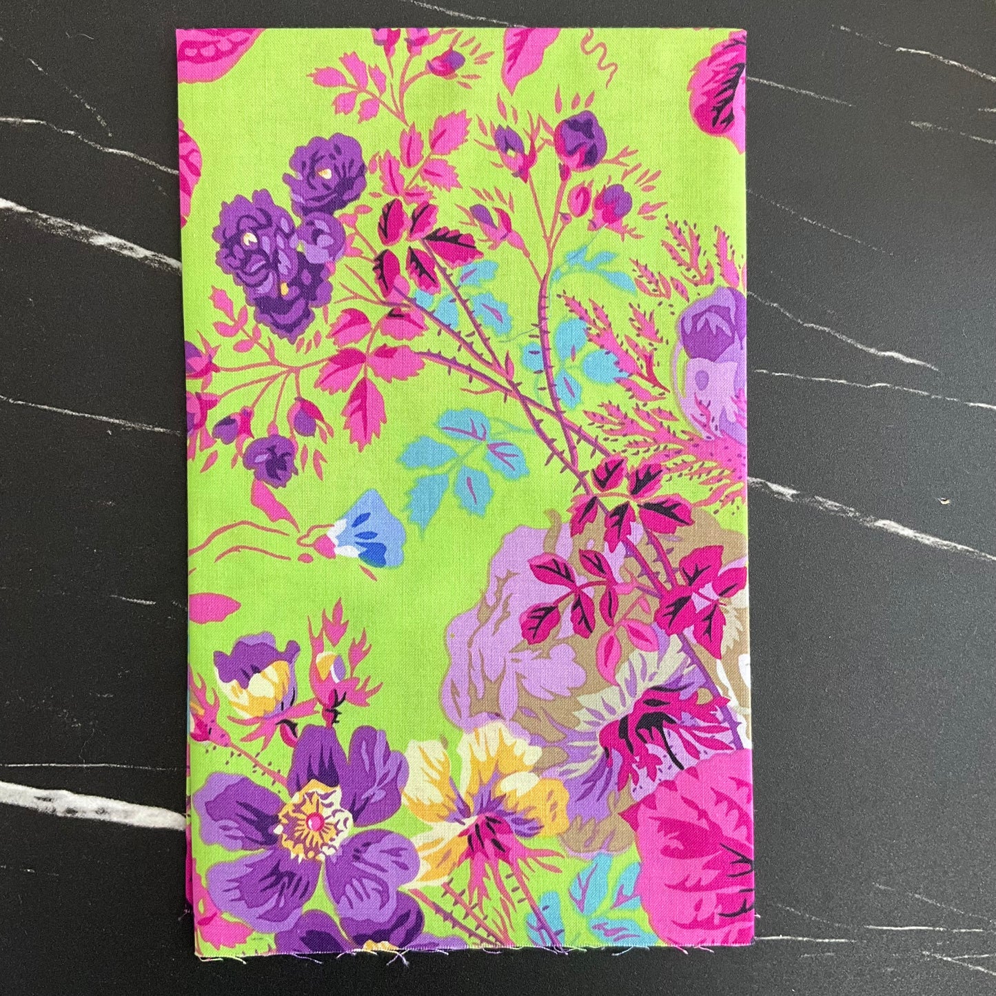 Kaffe Fassett Collective February 2025 : Grandi Floral Lime - PWPJ053.LIME