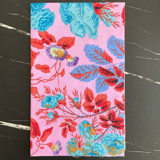 Kaffe Fassett Collective February 2025 : Grandi Floral Lavender - PWPJ053.LAVENDER