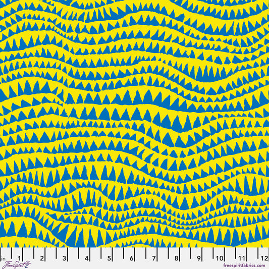 Kaffe Fassett Collective February 2027 : Sharks Teeth Yellow PWBM060.YELLOW