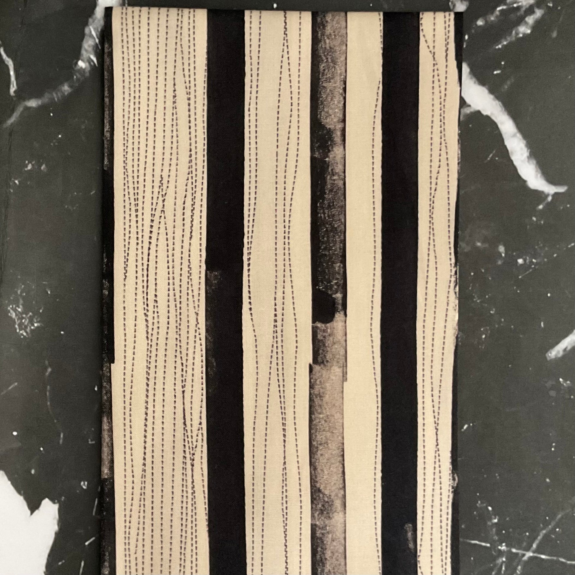 Lineage by e bond: Bundles