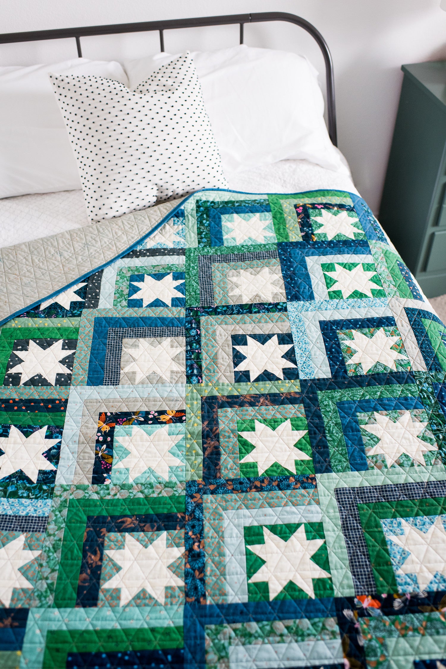 Log Cabin Stars Quilt Pattern by Quilty Love