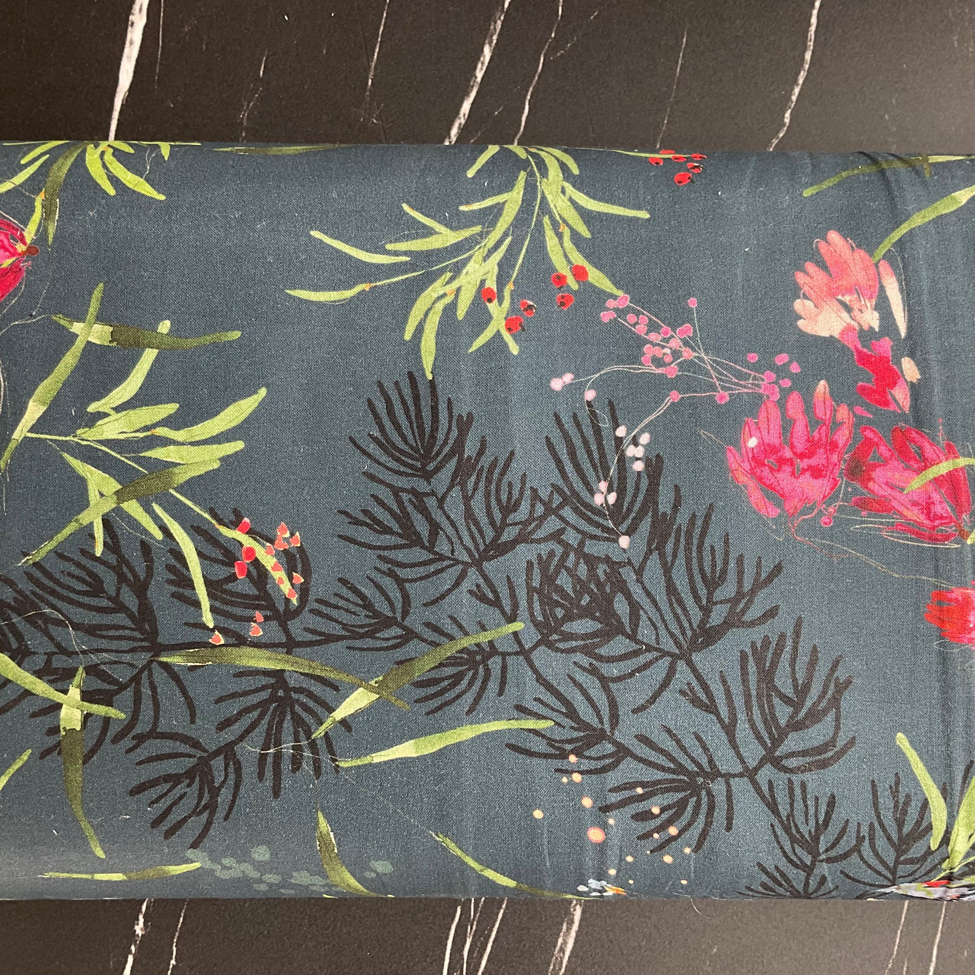 Meadow Floral : 53585DW-1DES 108" Wideback