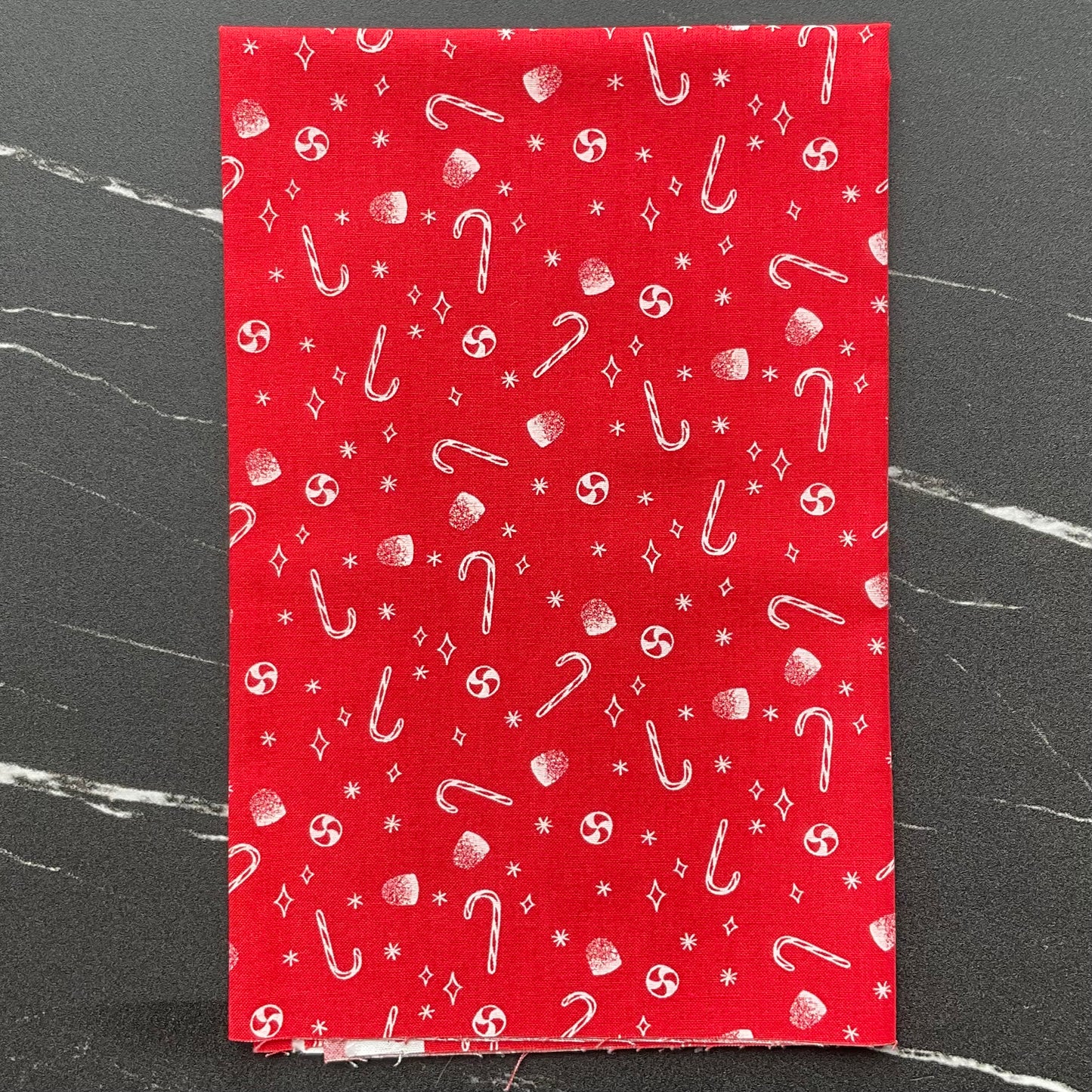 Merry Kitschmas by Louise Pretzel - Christmas Trinkets Red 90671-26