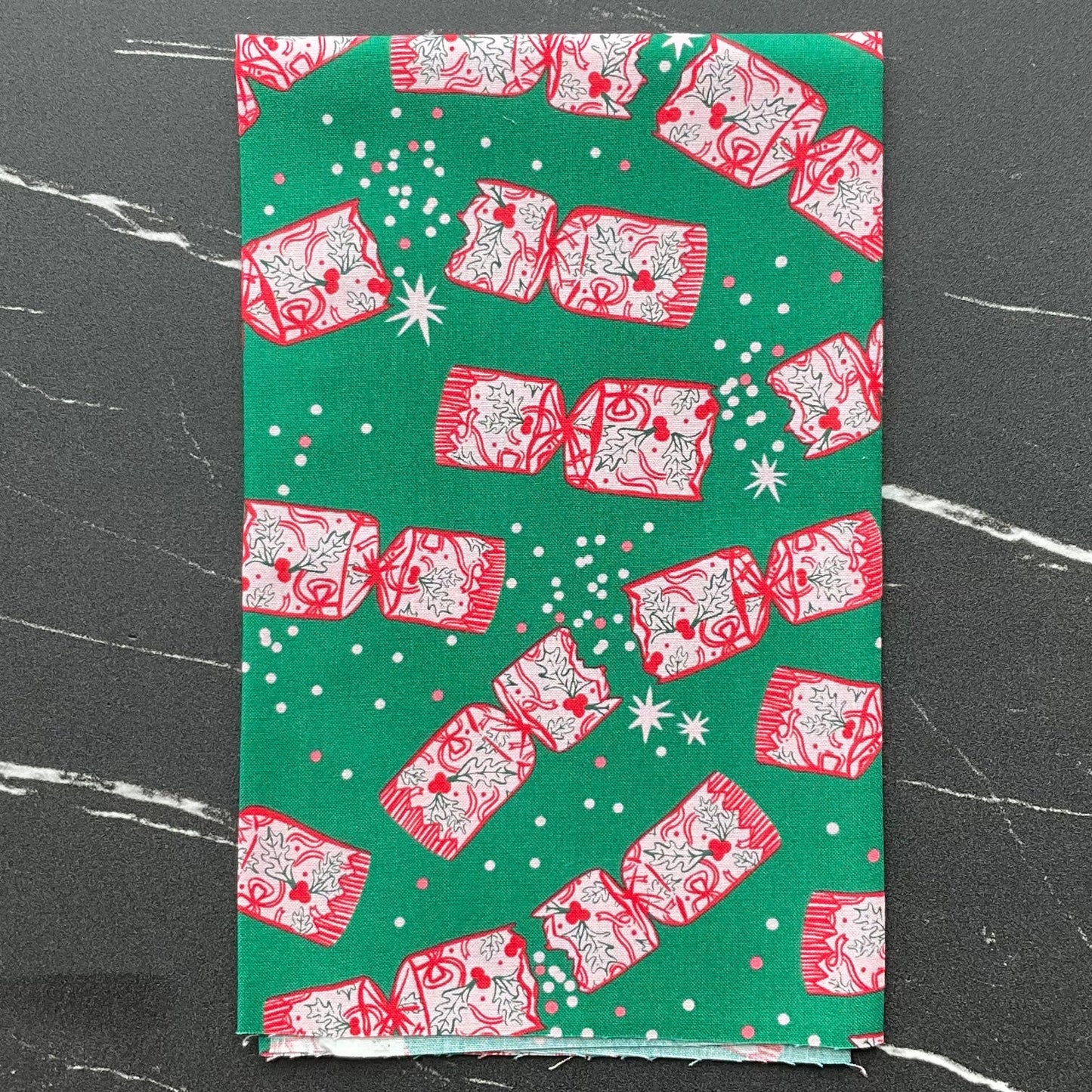 Merry Kitschmas by Louise Pretzel : Fabric Bundles