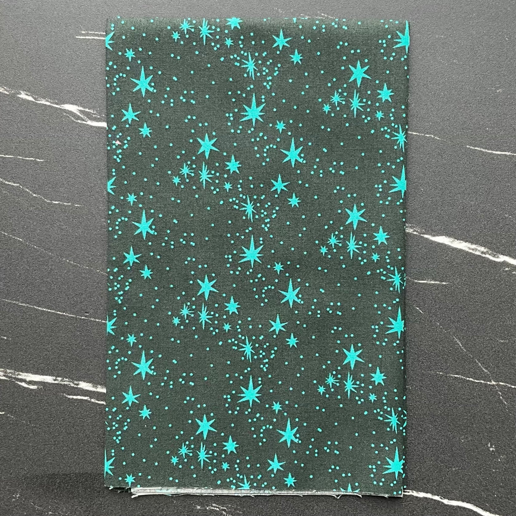 Merry Kitschmas by Louise Pretzel : Fabric Bundles