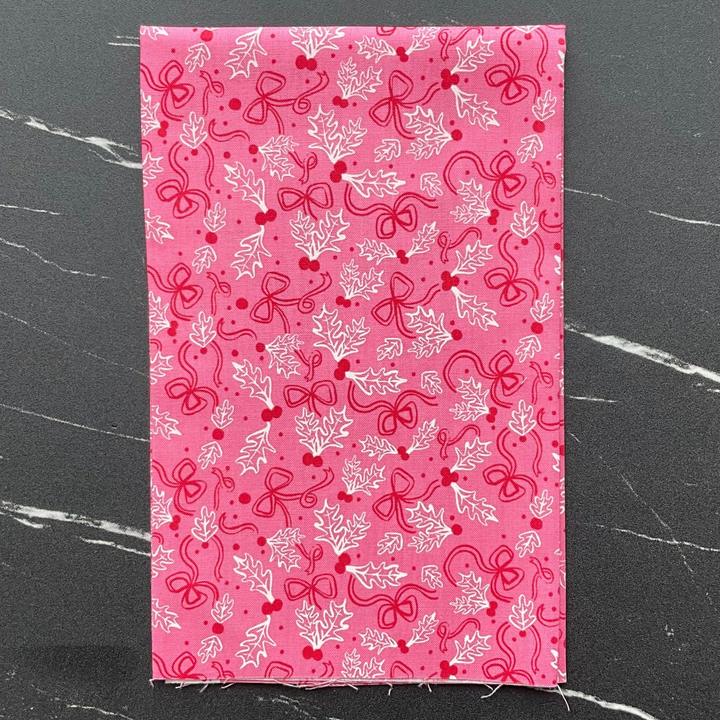 Merry Kitschmas by Louise Pretzel : Fabric Bundles