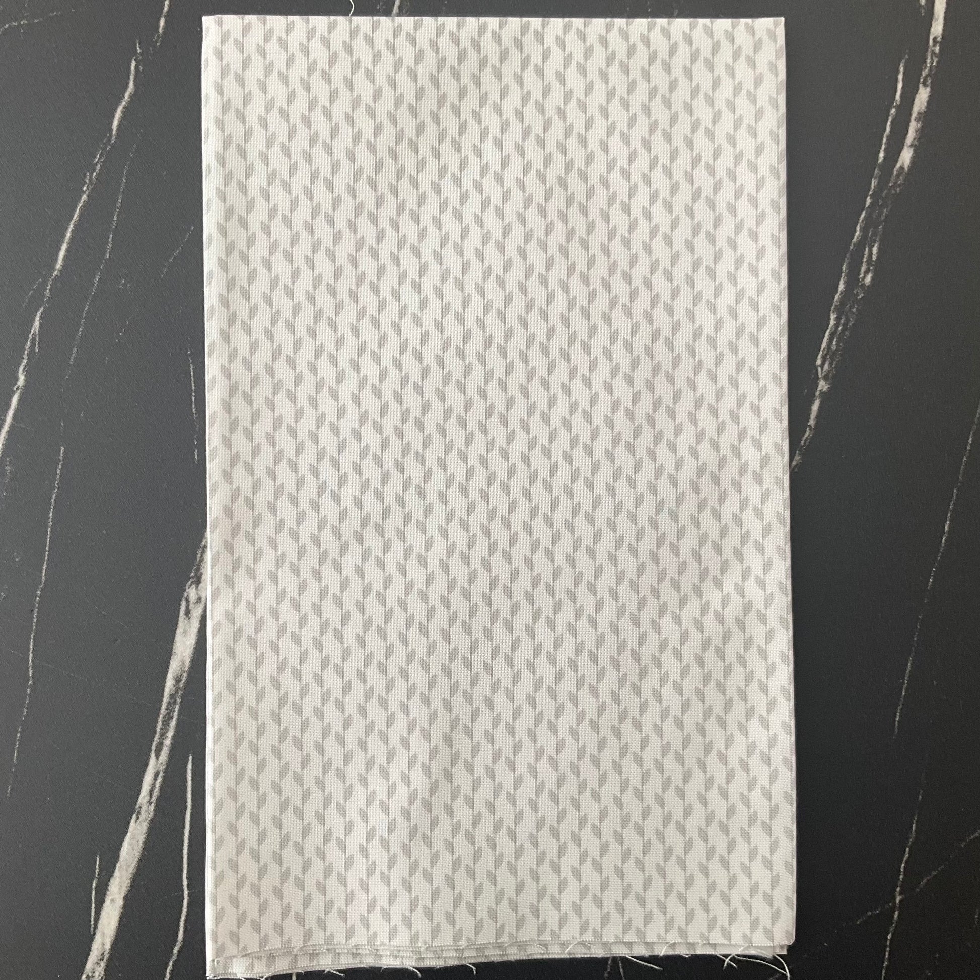 Mixed Bag of Bonbons by Jen Kingwell : White Grey 18252 11