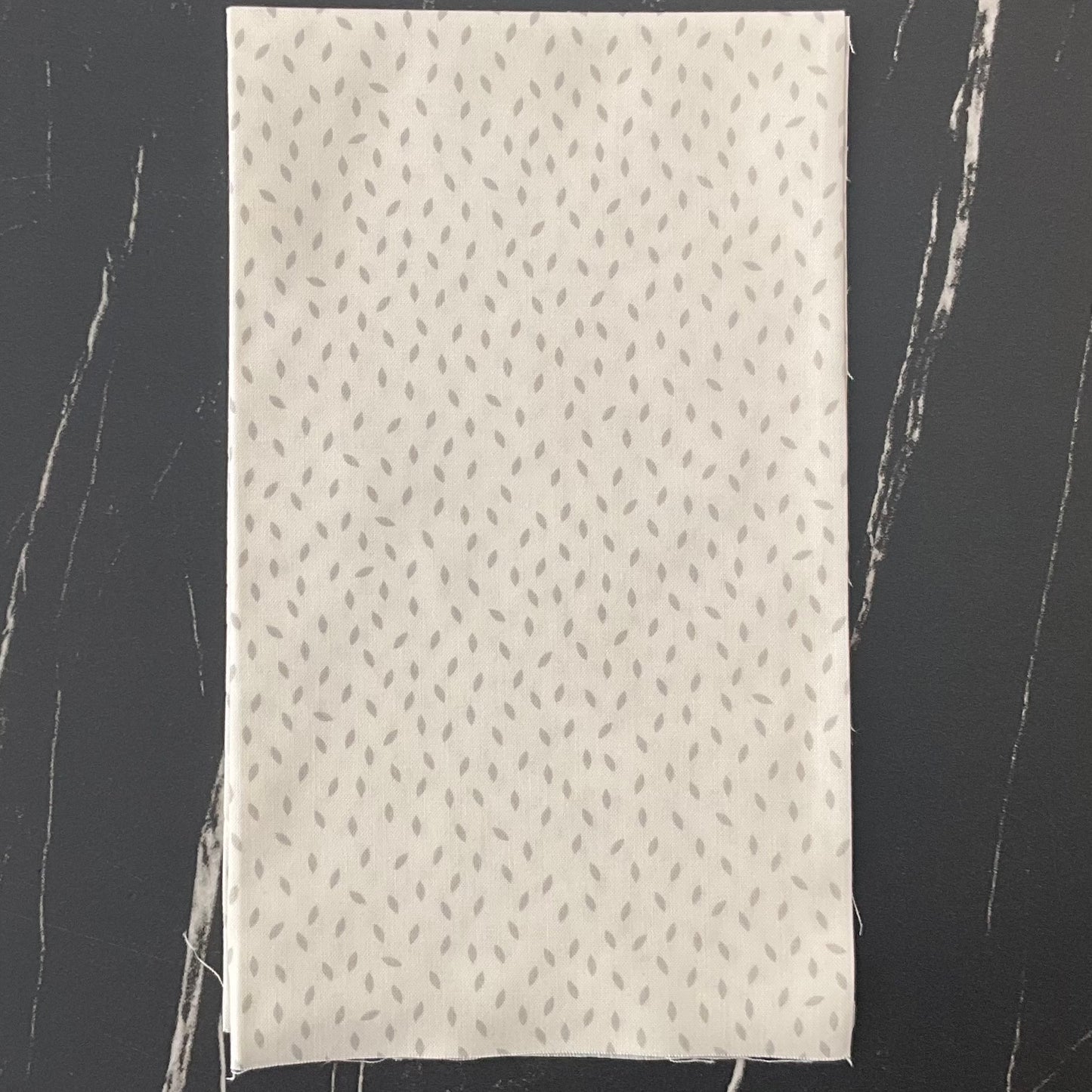 Mixed Bag of Bonbons by Jen Kingwell : White Grey 18255 11