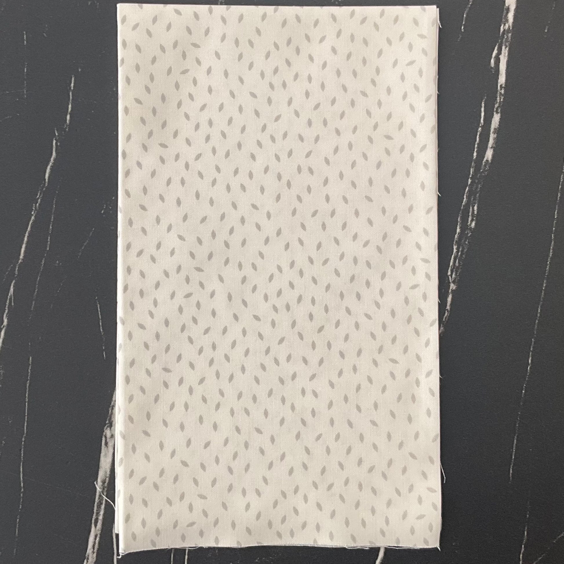 Mixed Bag of Bonbons by Jen Kingwell : White Grey 18255 11