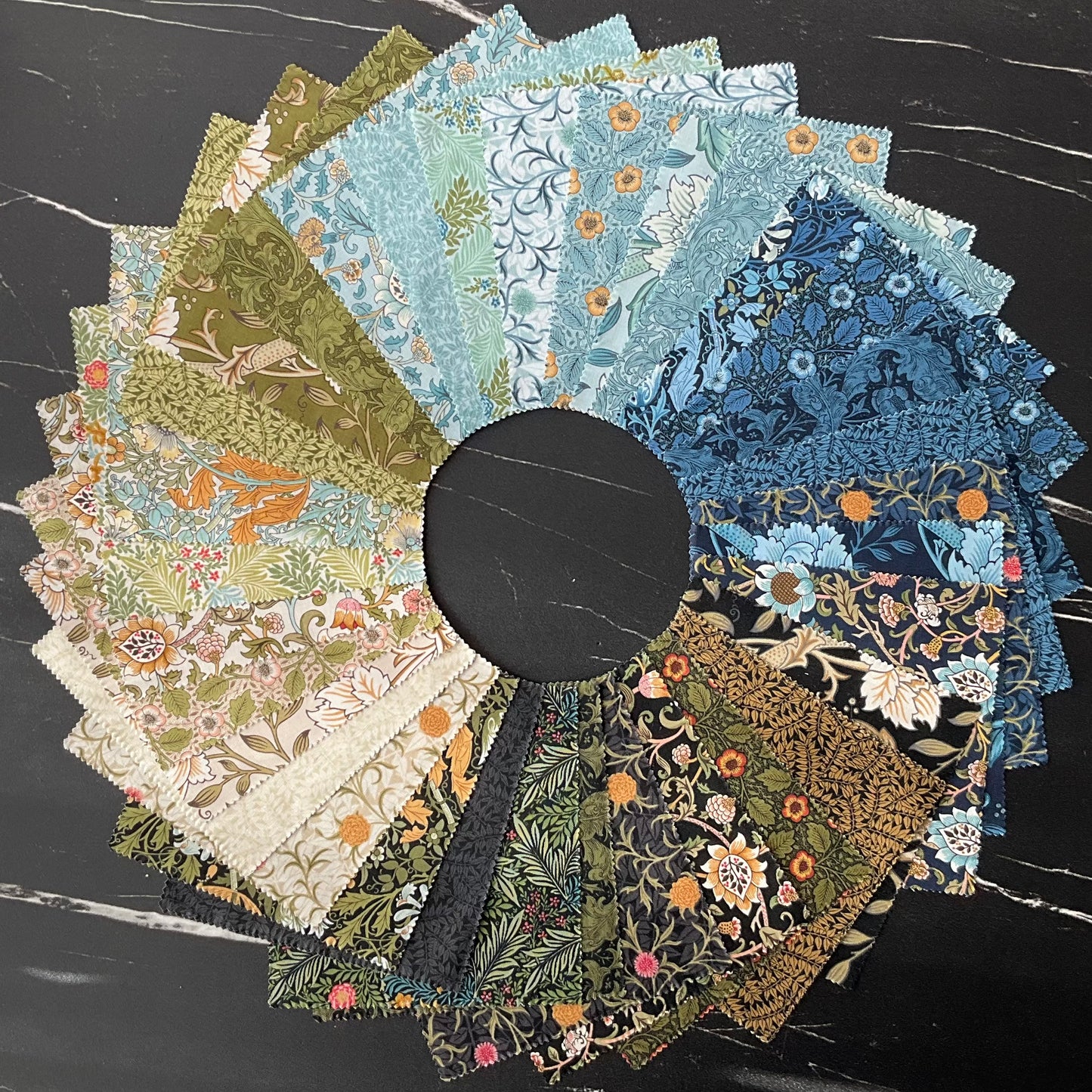 Morris Manor by Barbara Brackman : Charm Pack