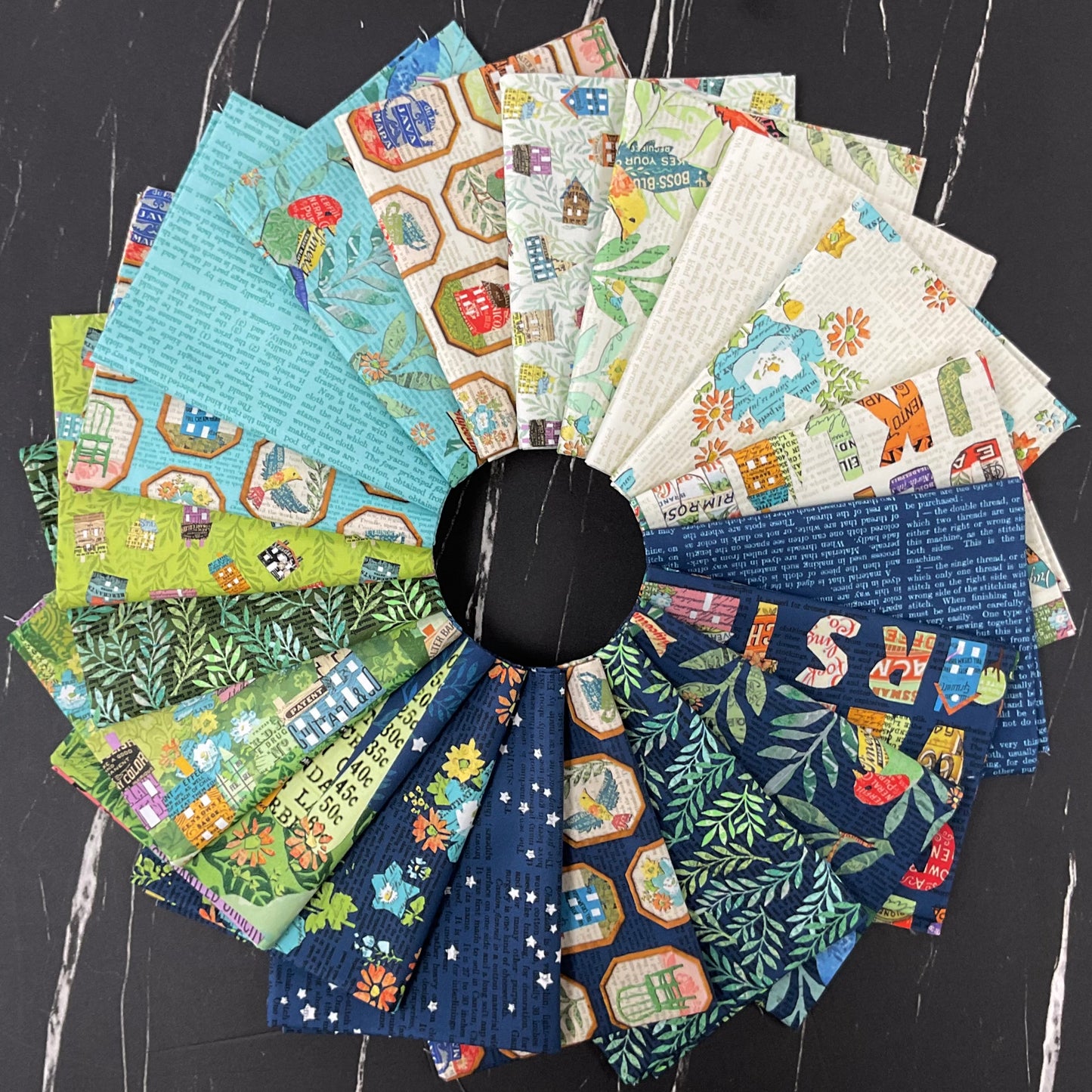 Paper Hamlet by Cathe Holden : Charm Pack