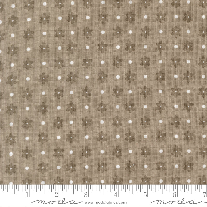 Poinsettia & Pear by Sherri & Chelsi : Daisy Dot Stone 37713 17