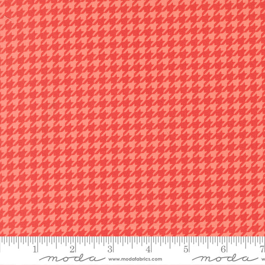 Poinsettia & Pear by Sherri & Chelsi : Houndstooth Geranium 37718 16